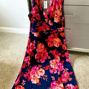 New with tags, short sleeved dress